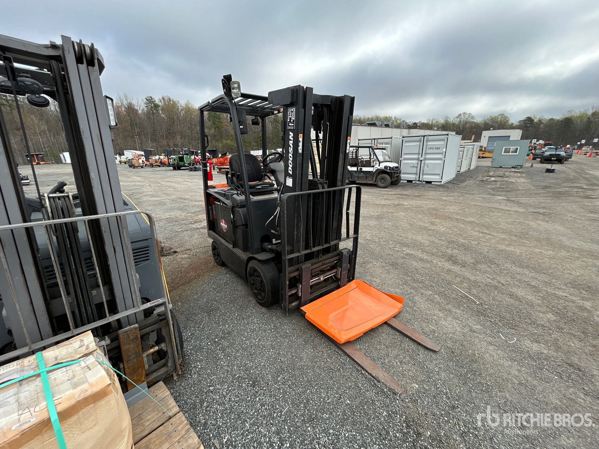 General Appearance with Picture, Right Front Corner