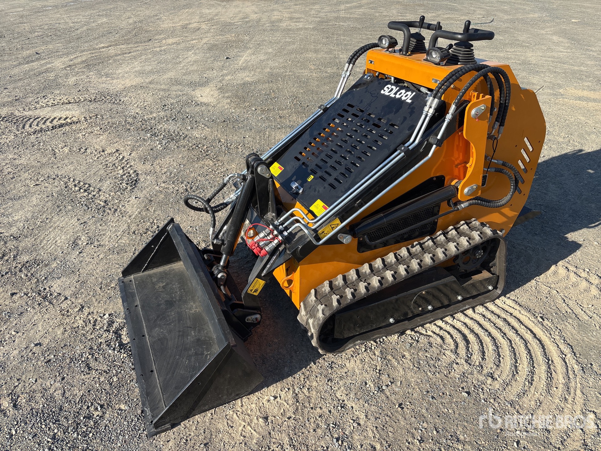 General Appearance with Foto, angolo anteriore sinistro