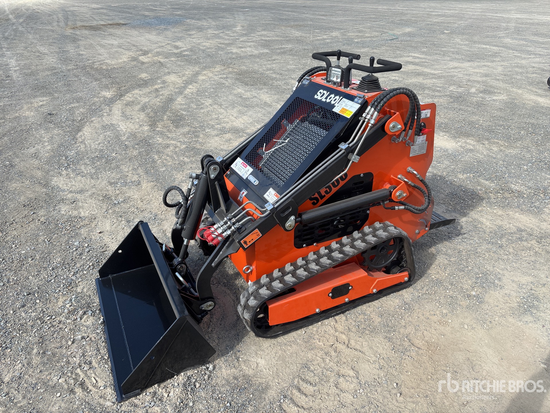 General Appearance with Foto, angolo anteriore sinistro