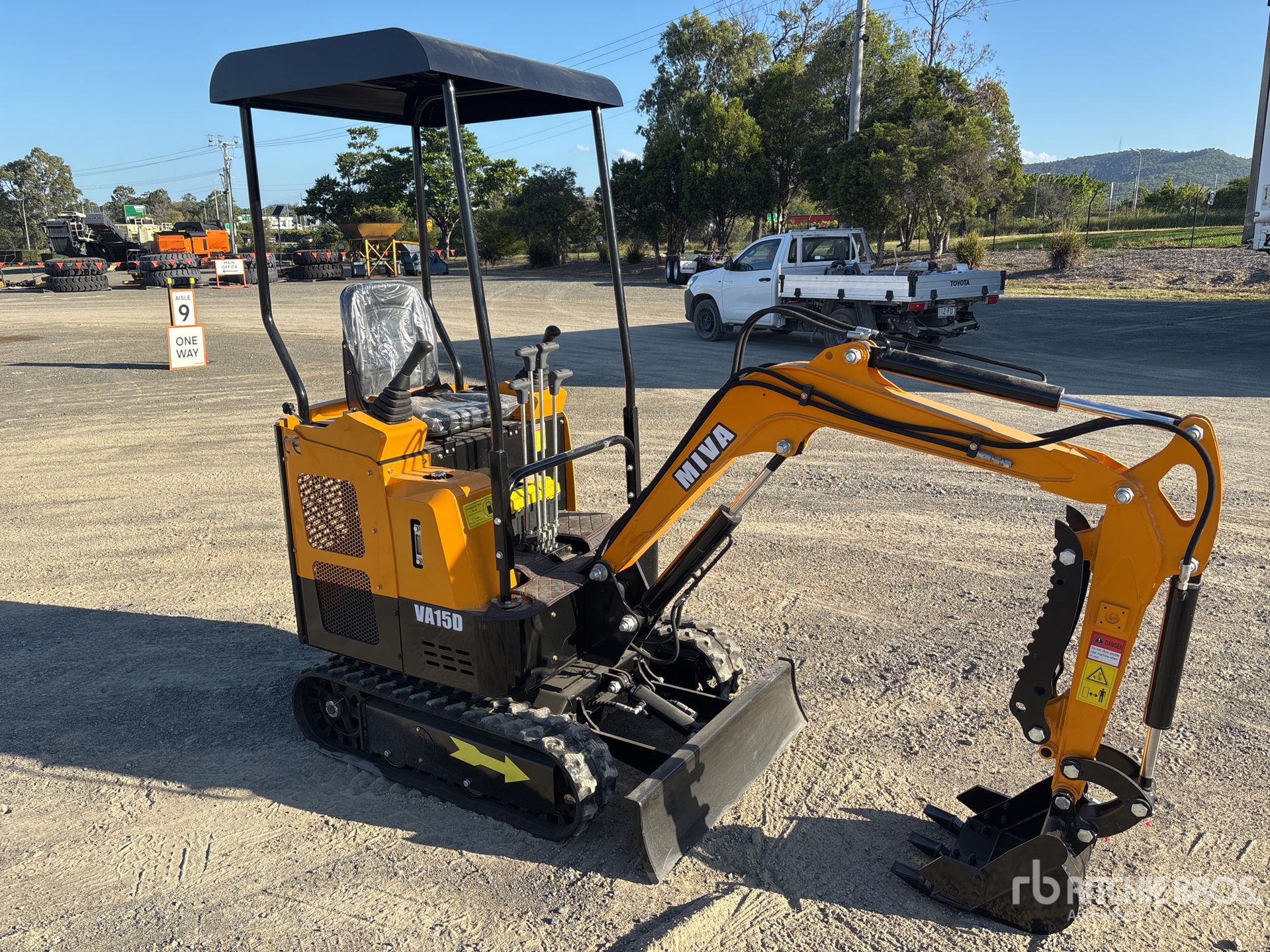 General Appearance with Picture, Right Front Corner