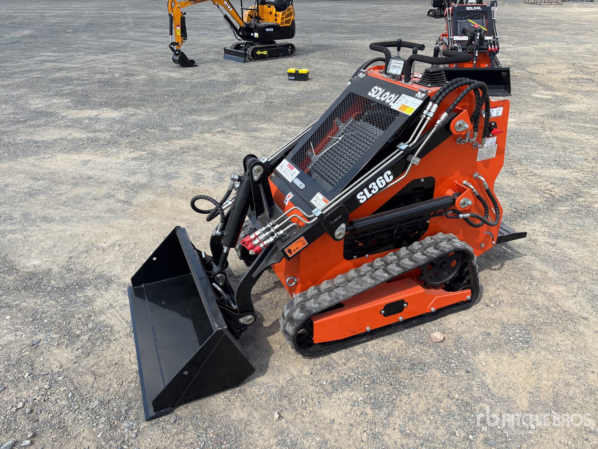 General Appearance with Foto, angolo anteriore sinistro