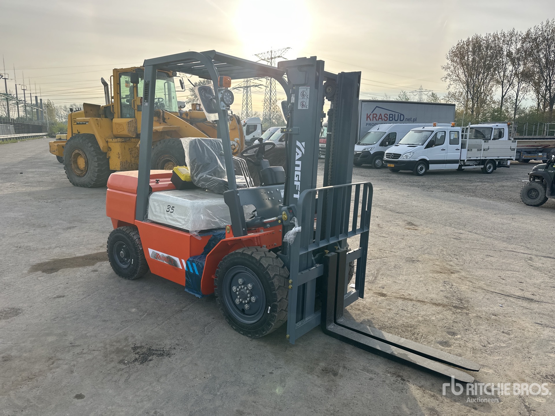 General Appearance with Picture, Right Front Corner