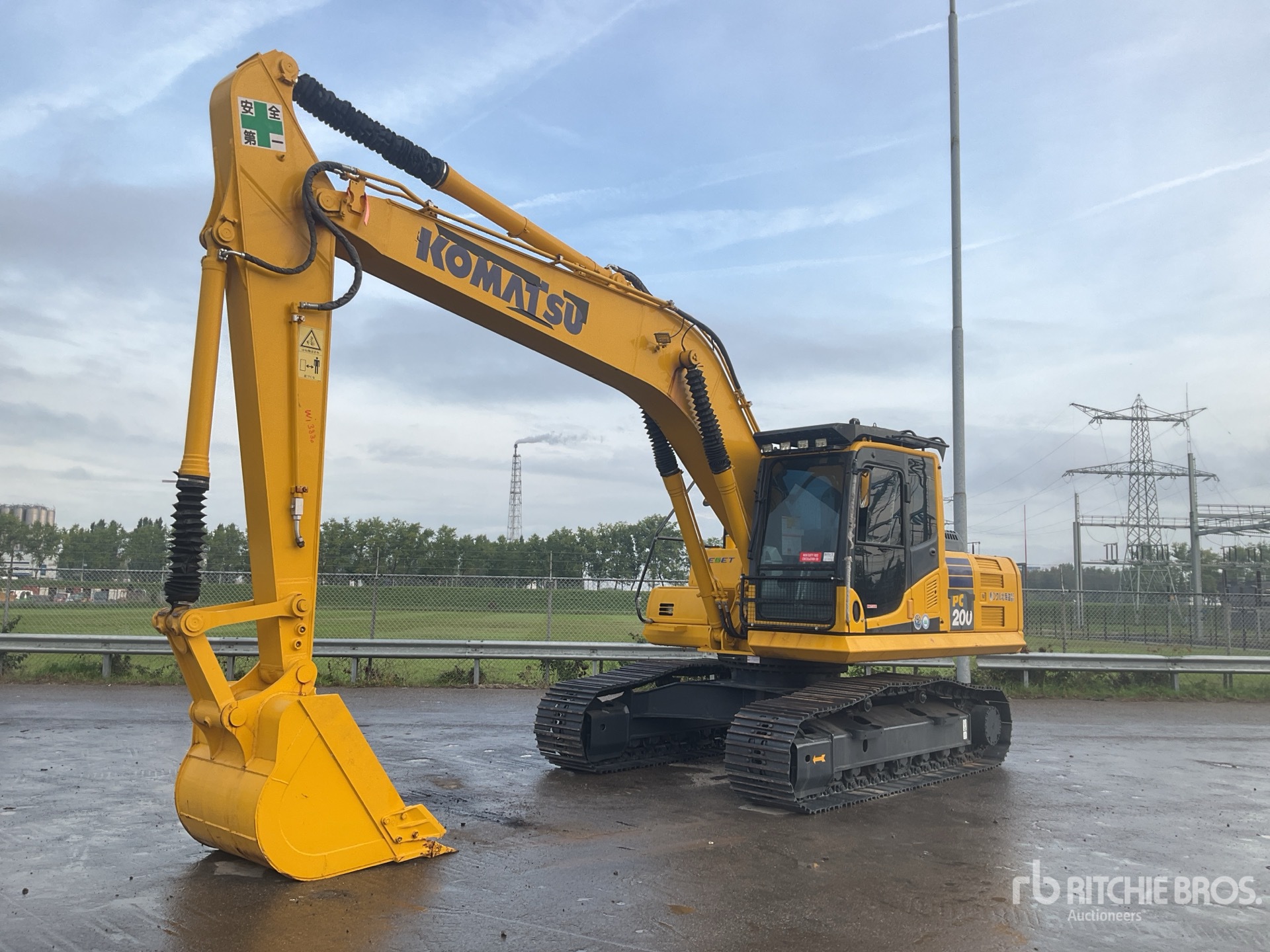 Komatsu PC200-8
