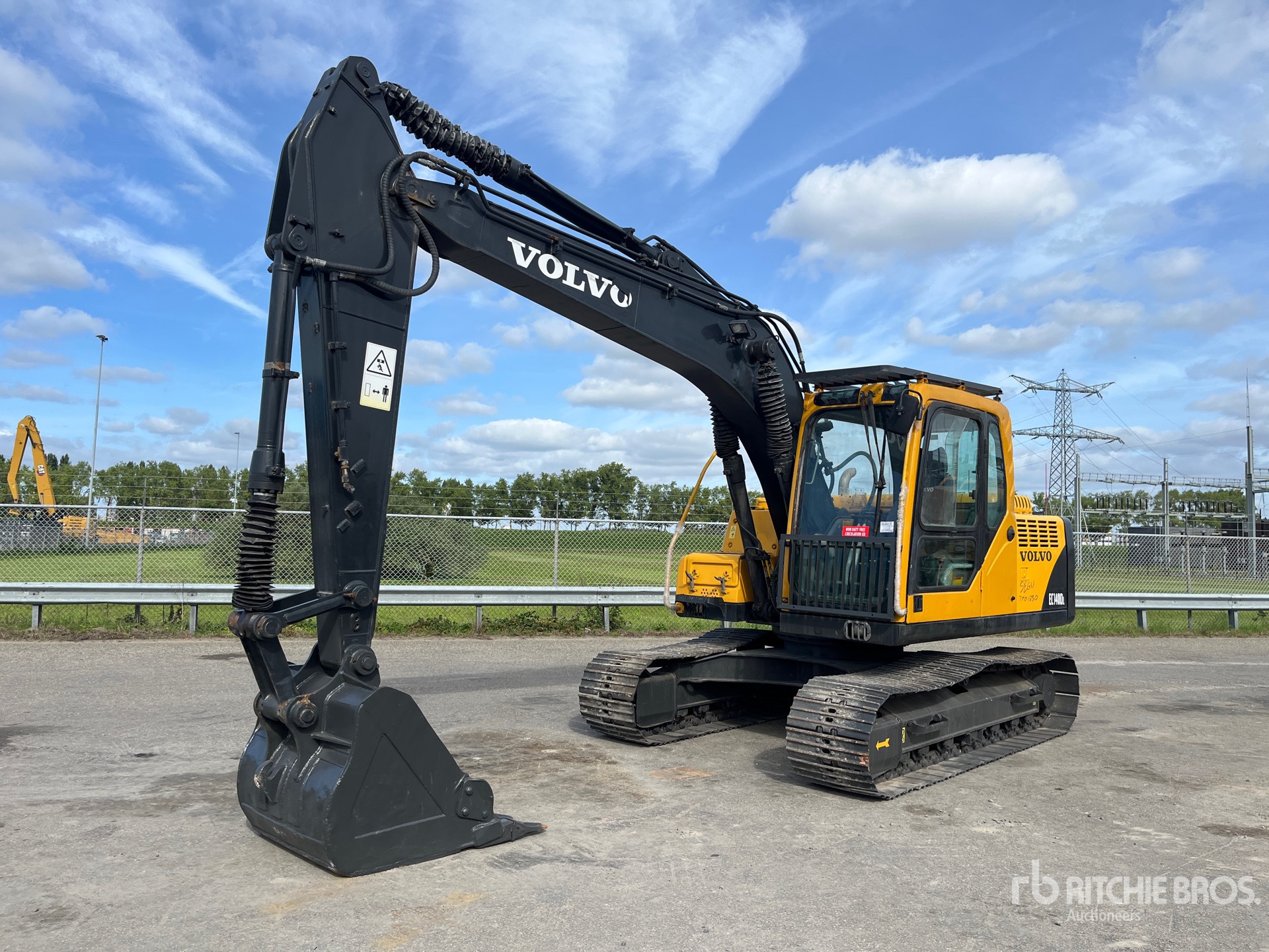 2018 Volvo EC140B LC