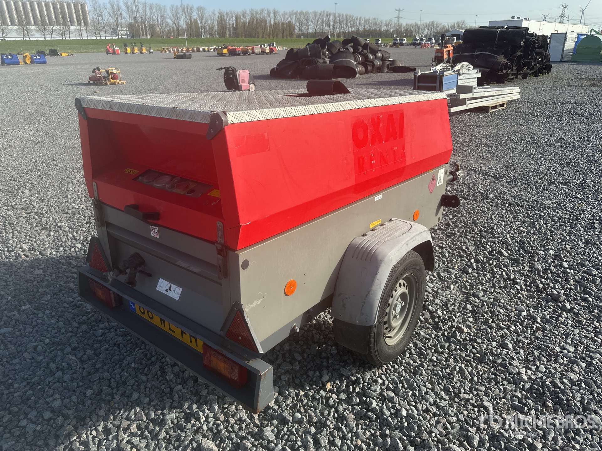 General Appearance with Picture, Right Rear Corner