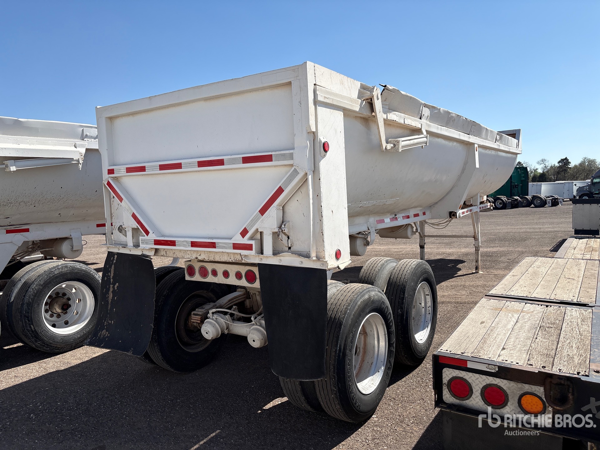 General Appearance with Imagen: esquina trasera derecha