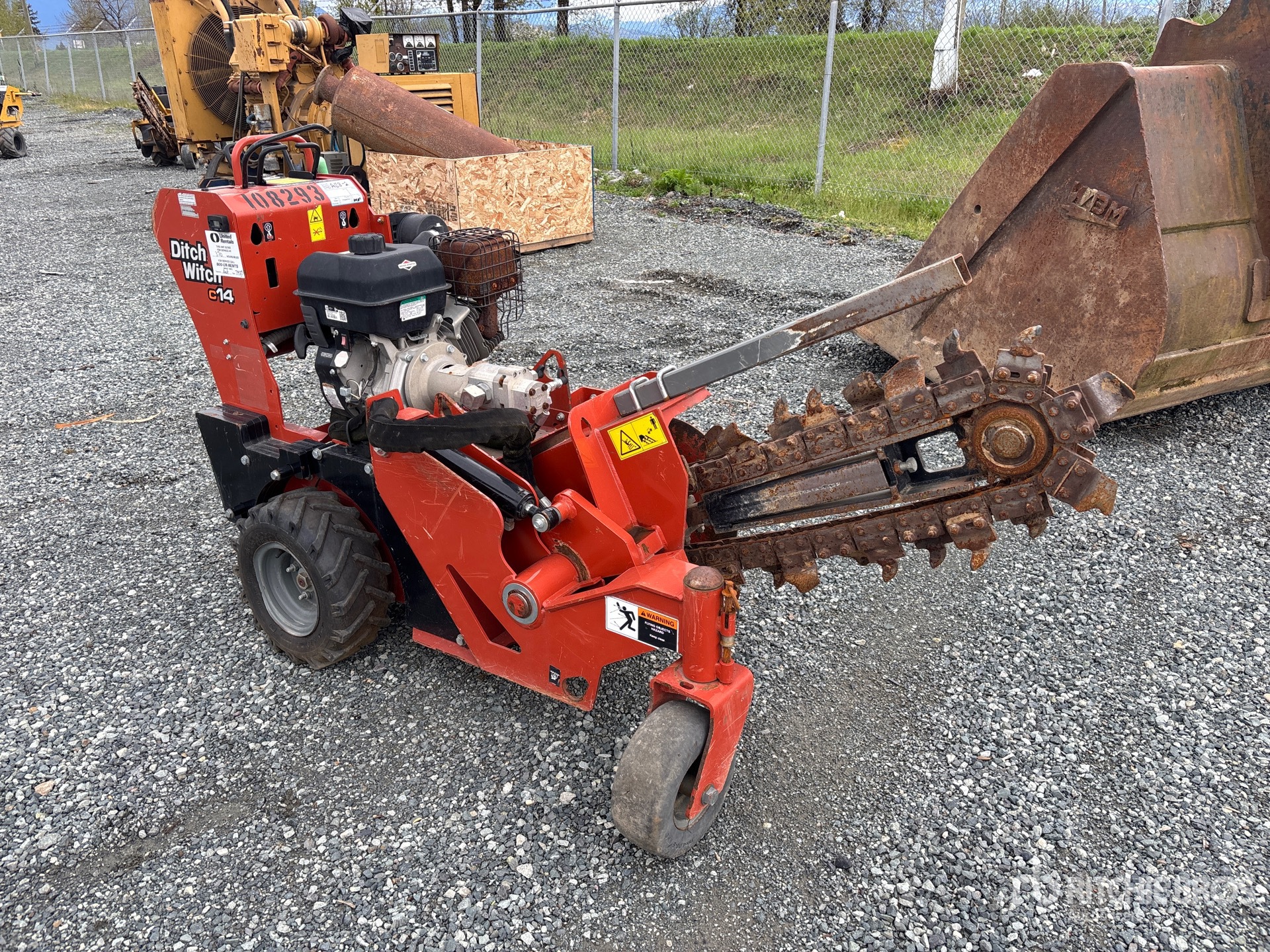 General Appearance with Picture, Right Front Corner