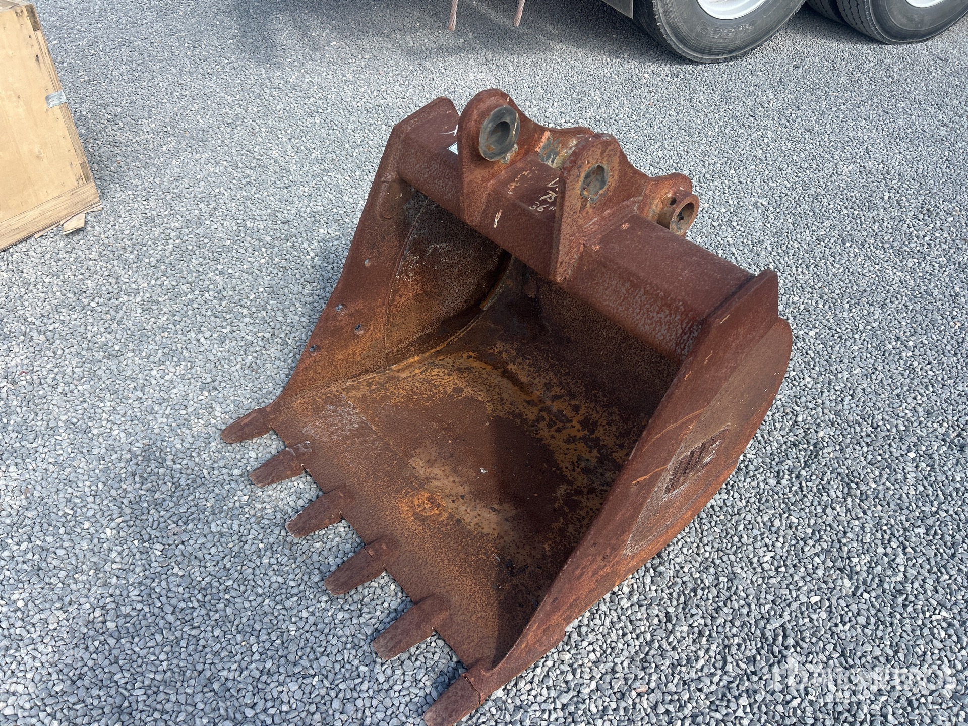 General Appearance with Picture, Left Rear Corner