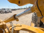 Hydraulics with Saddle Positioning Cylinder