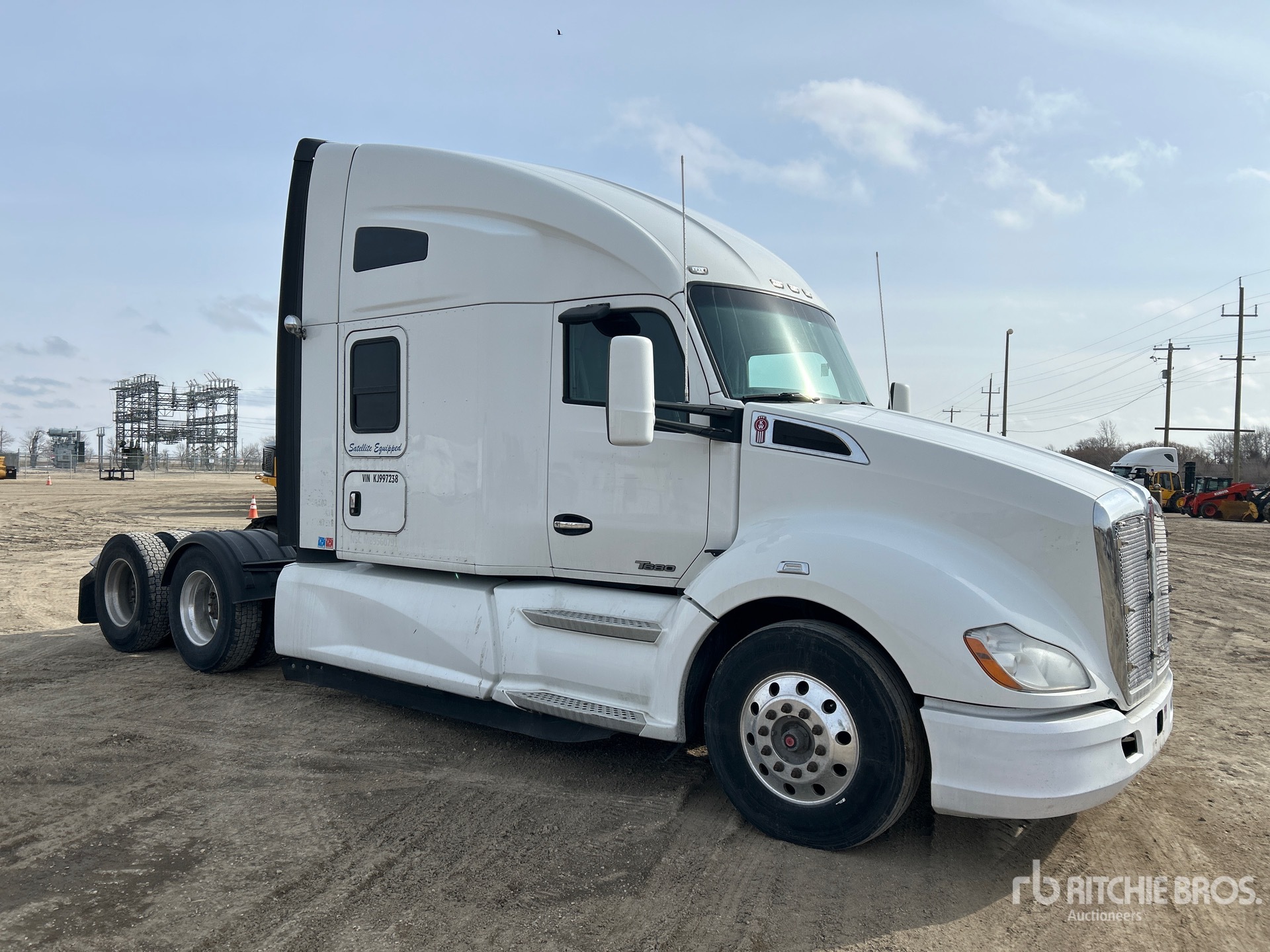 General Appearance with Picture, Right Front Corner