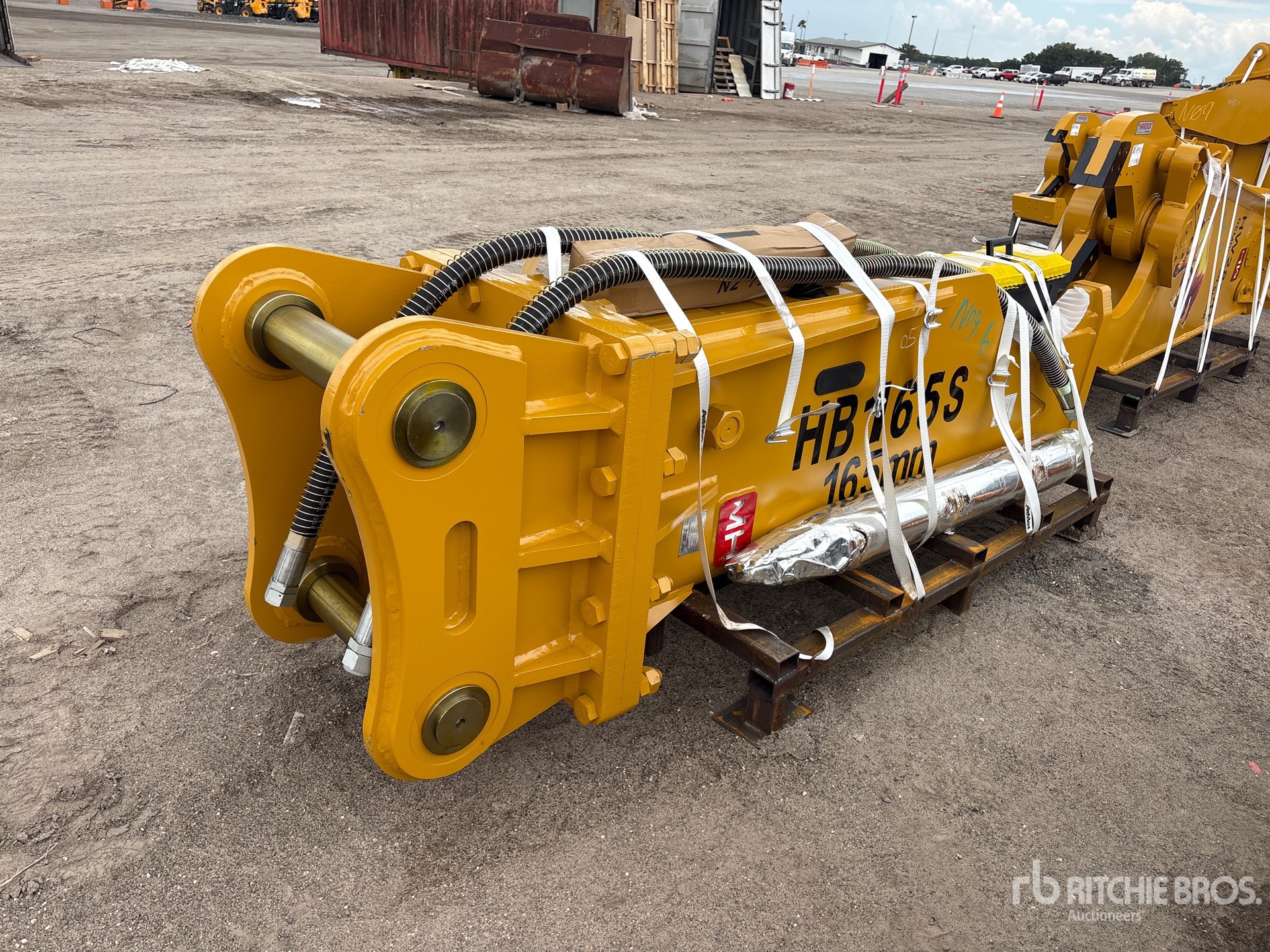 General Appearance with Bild, Ecke hinten links