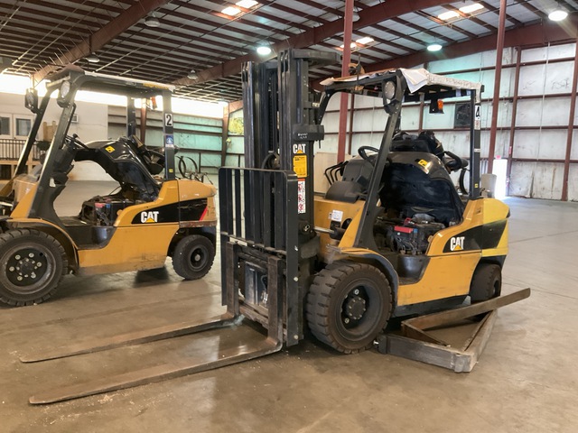 Cat GP30N Pneumatic Tire Forklift (Inoperable)