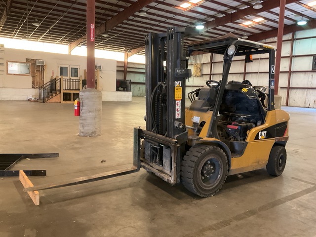 Cat GP30N Cushion Tire Forklift