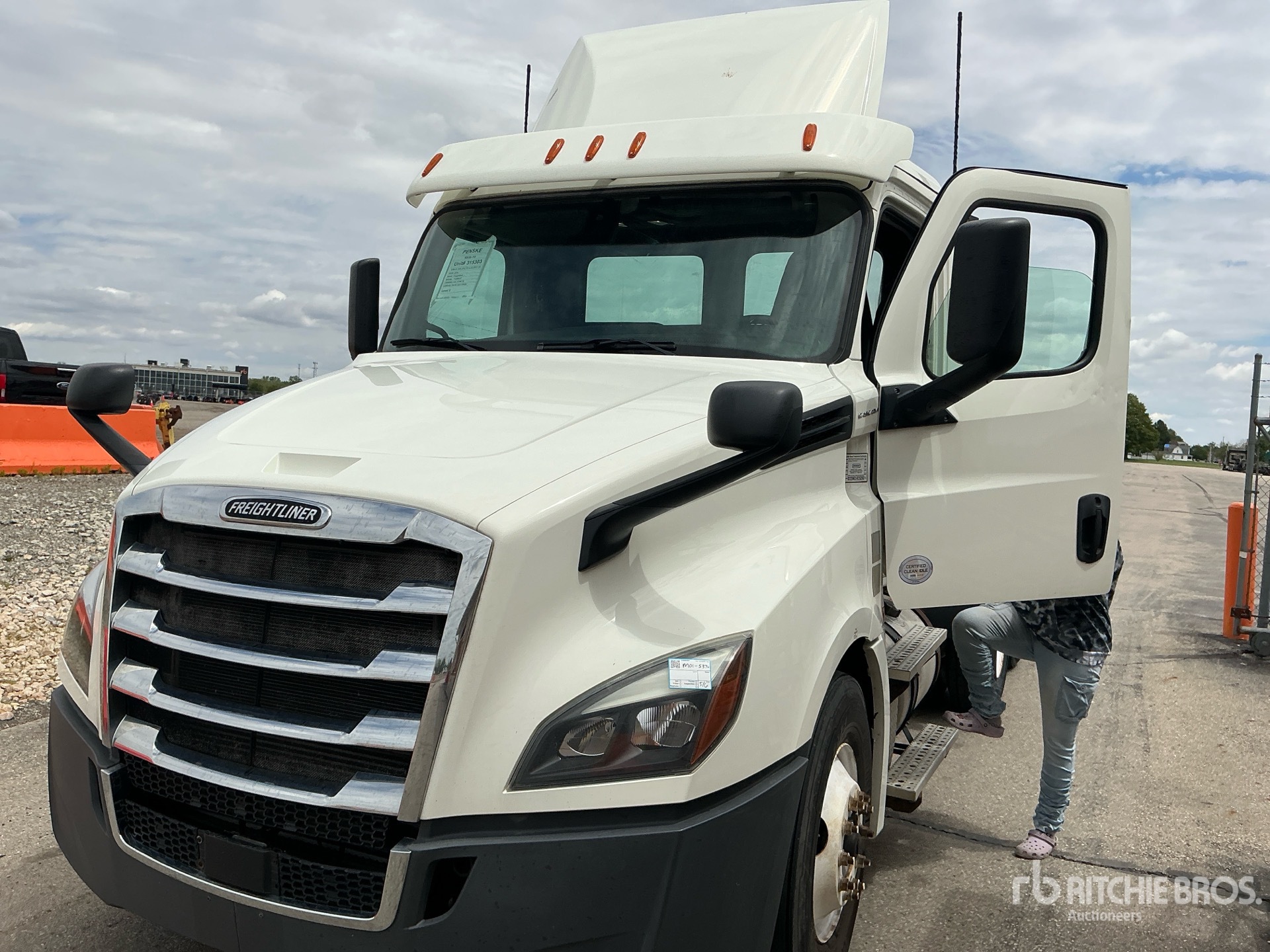 Photo of a 2018 Freightliner CASCADIA 126