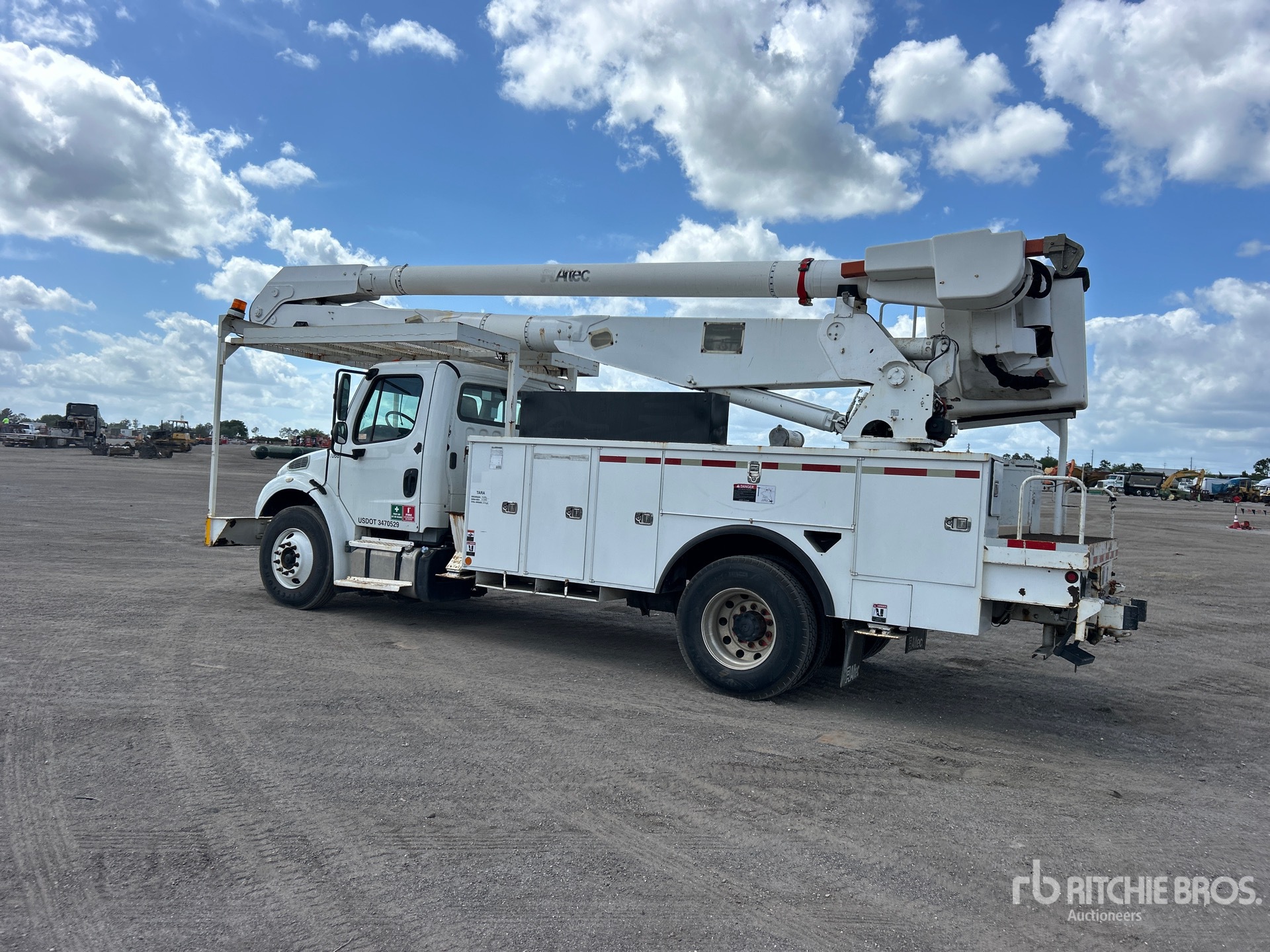 General Appearance with Bild, Ecke hinten links