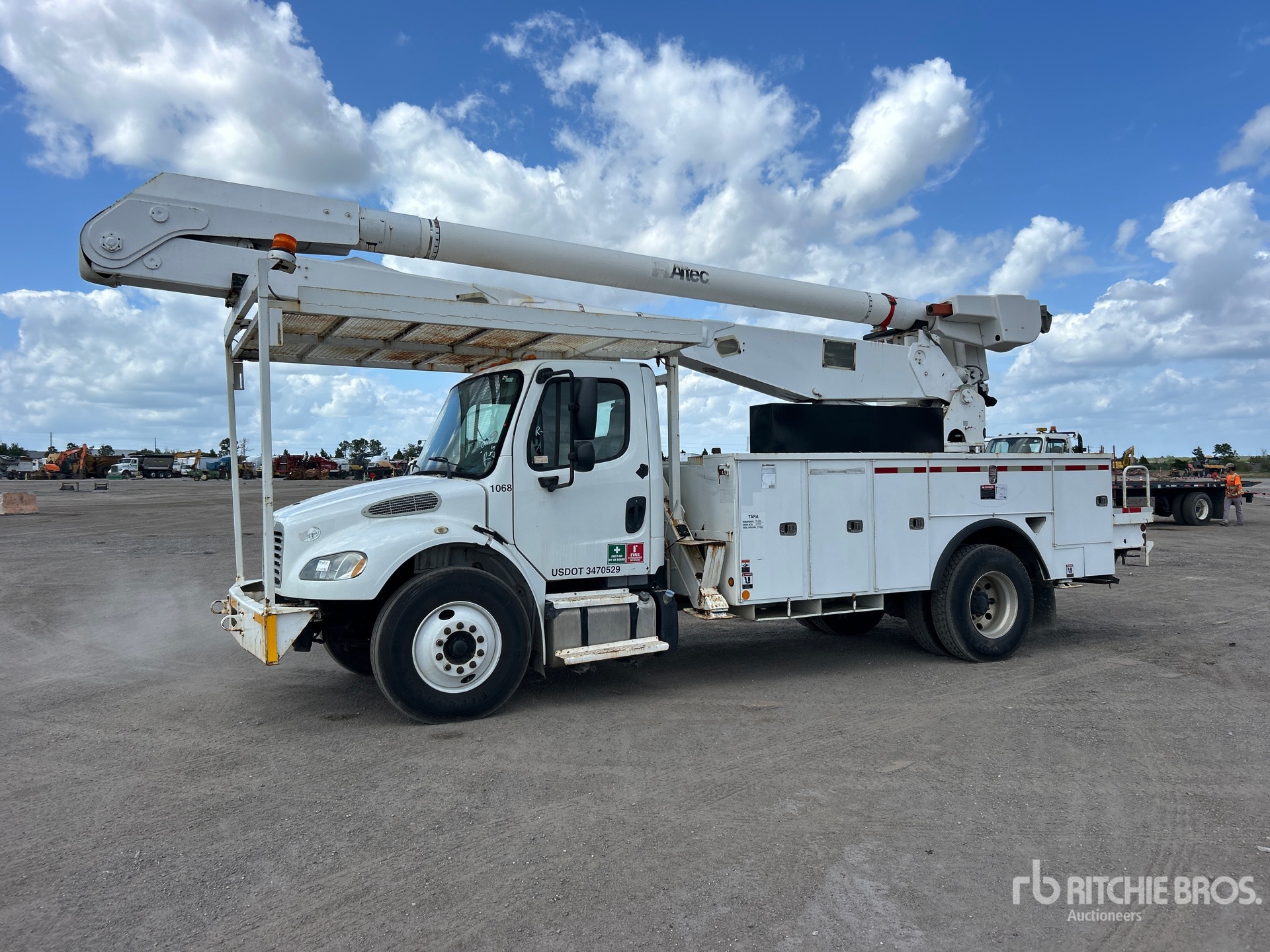 General Appearance with Bild, Ecke vorne links