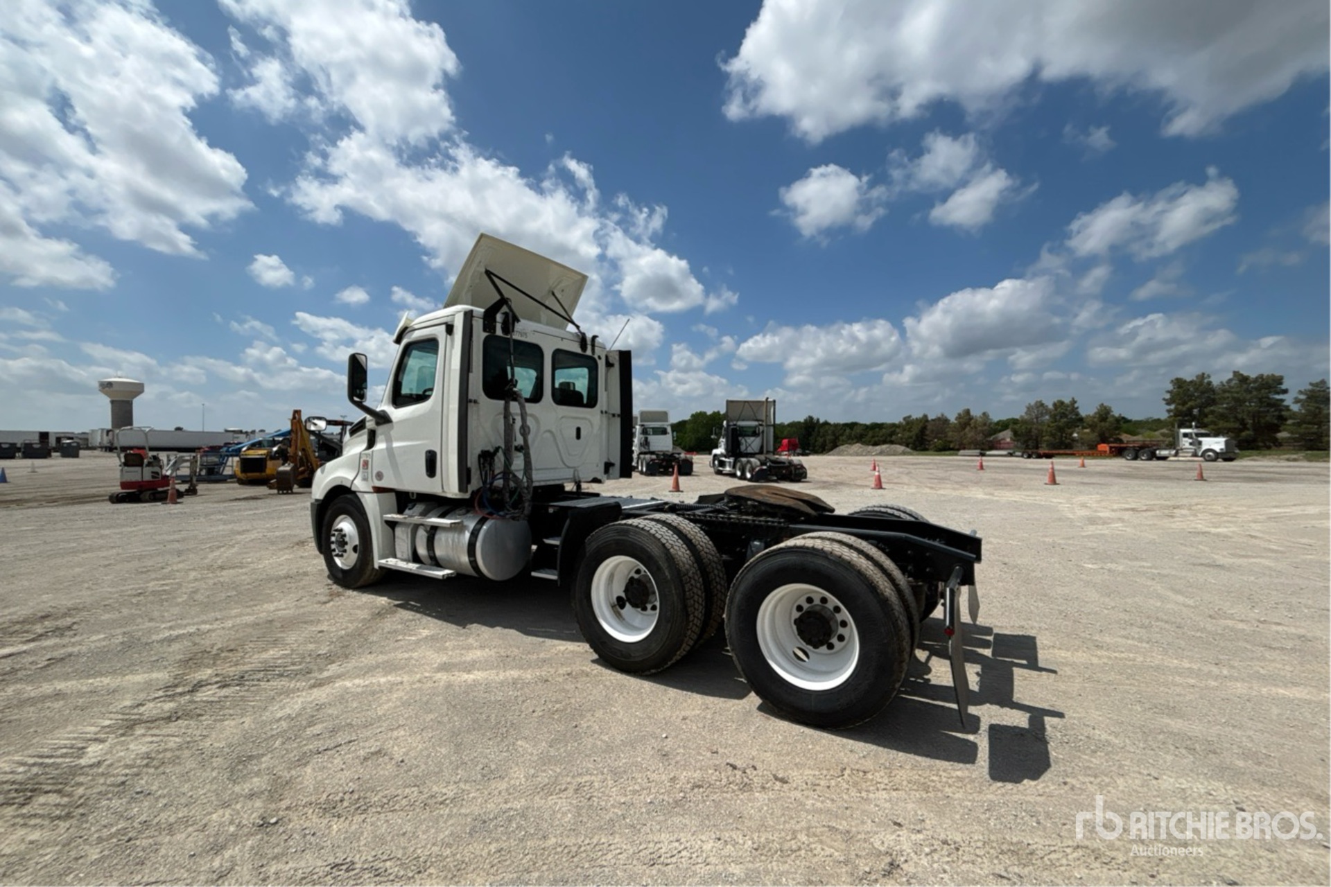 General Appearance with Zdjęcie, lewy dolny róg