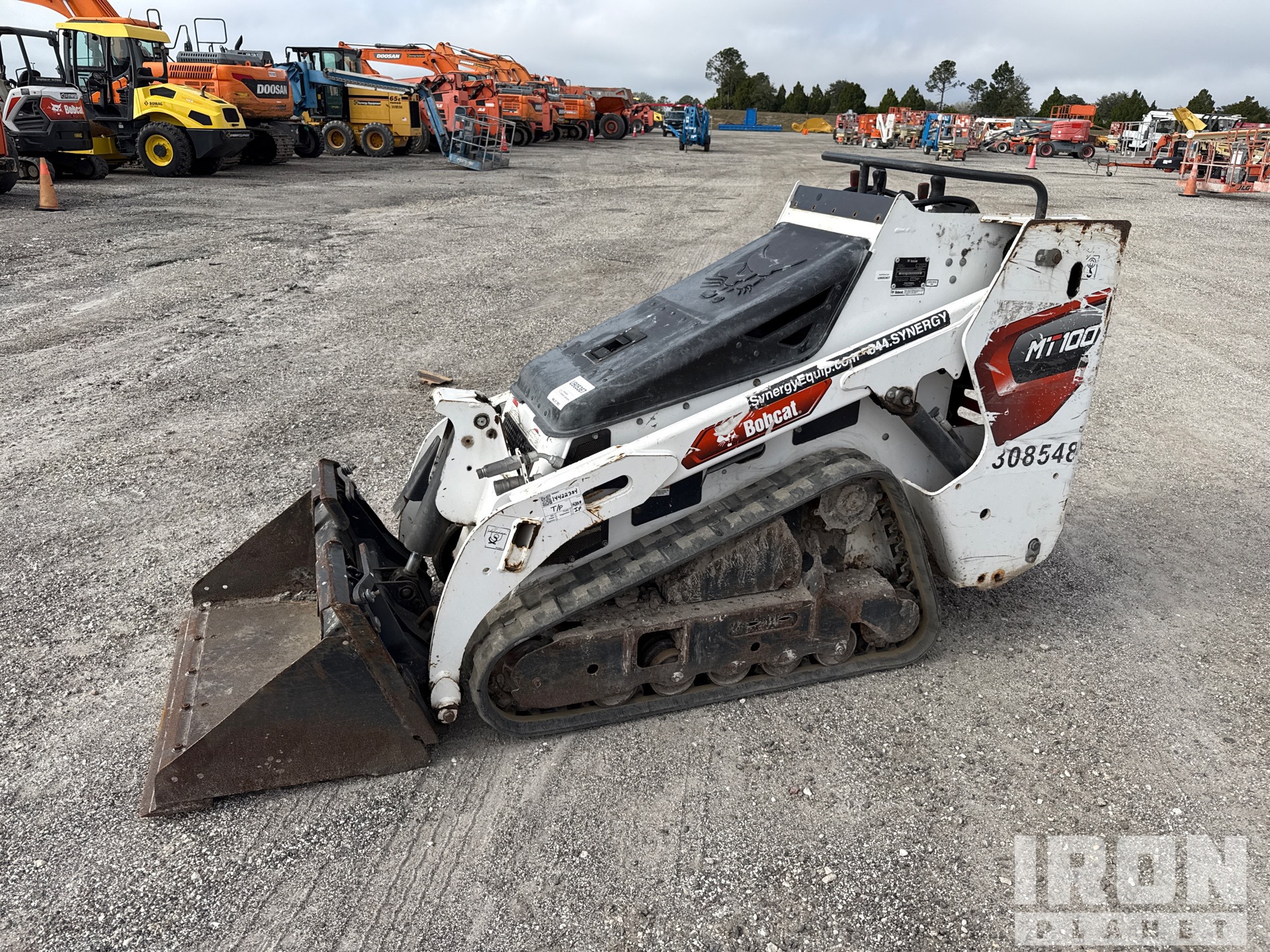 General Appearance with Bild, Ecke vorne links