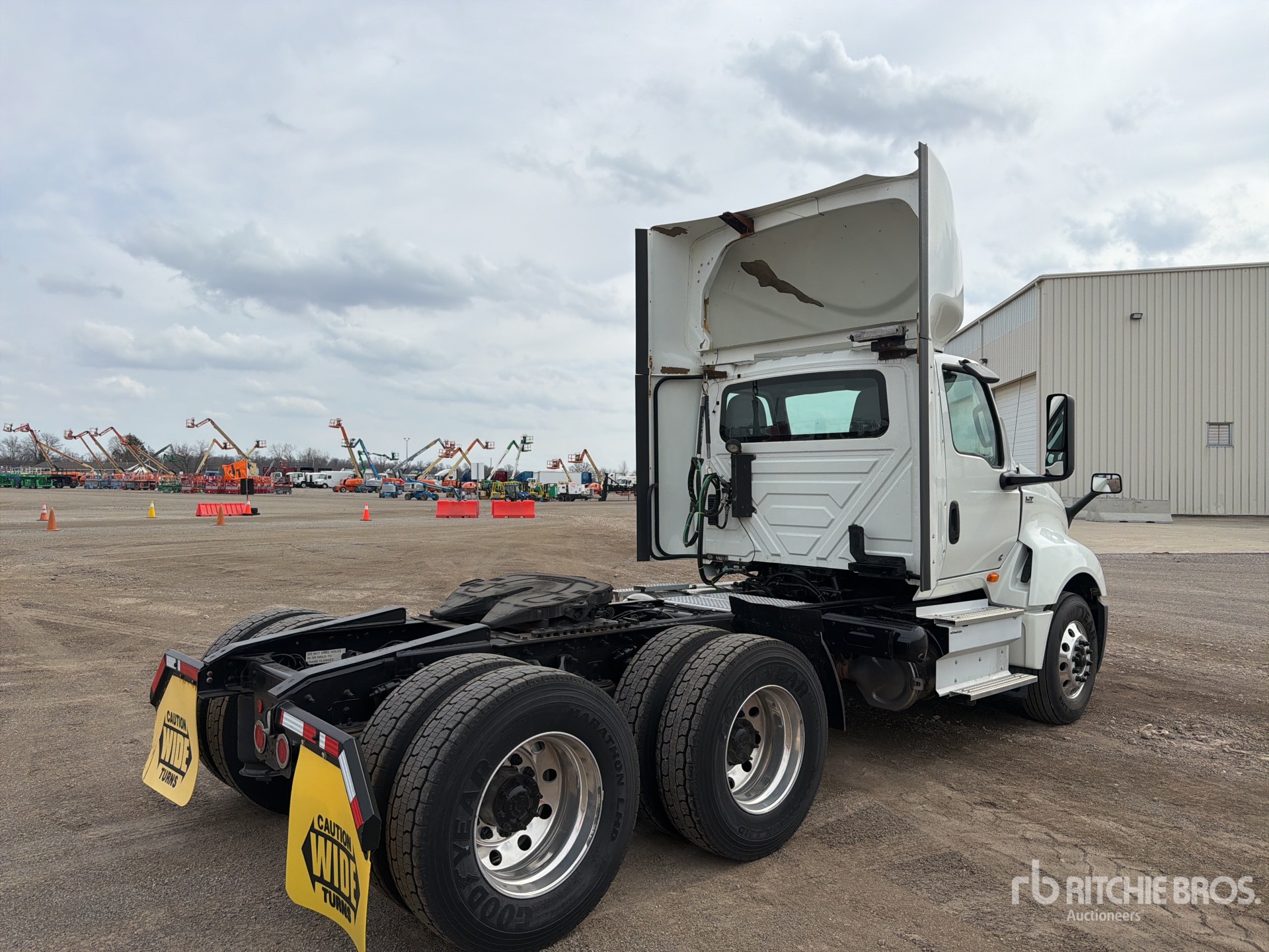 General Appearance with Imagen: esquina trasera derecha