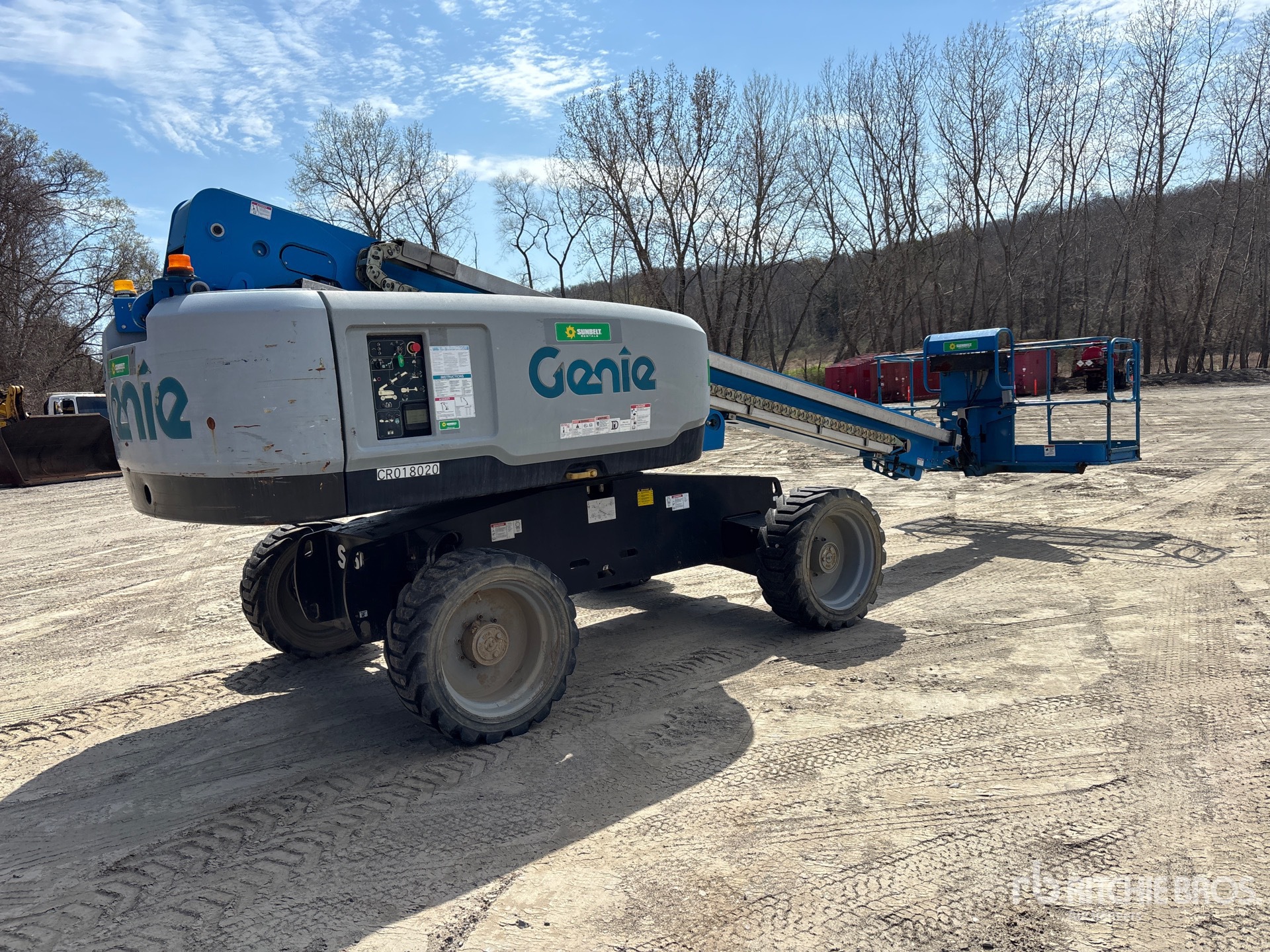 Aspect général with Image, coin arrière droit