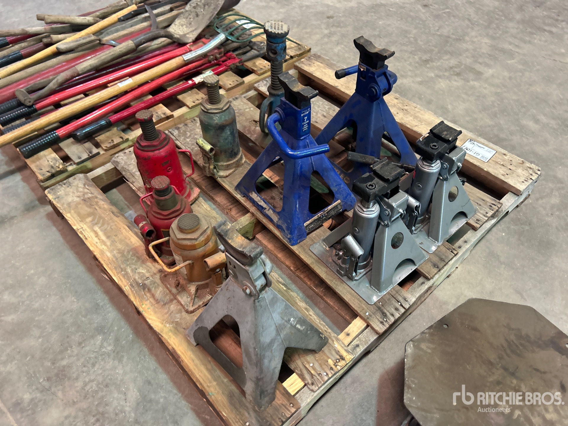 General Appearance with Bild, Ecke hinten rechts