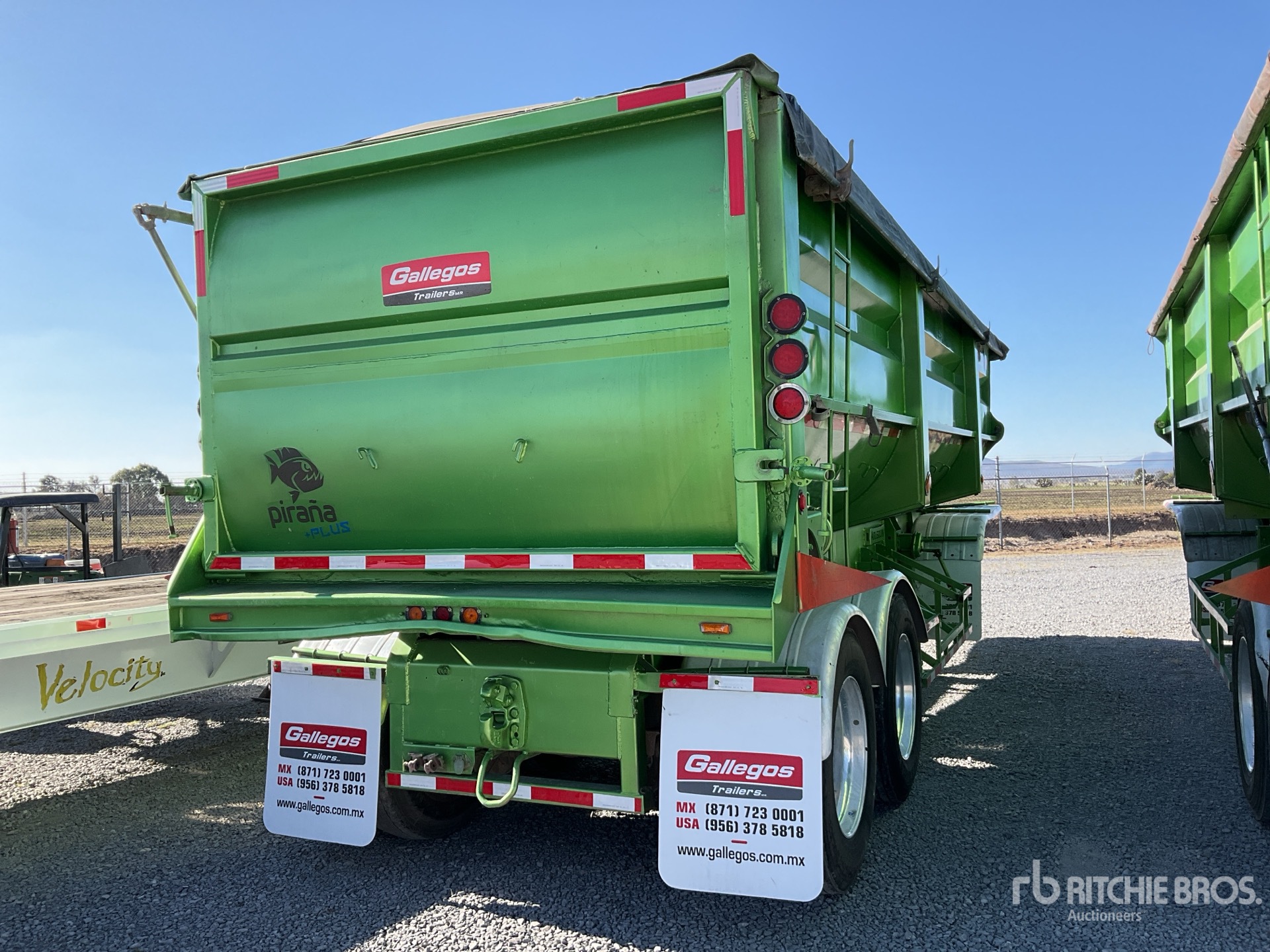 Aspect général with Image, coin arrière droit