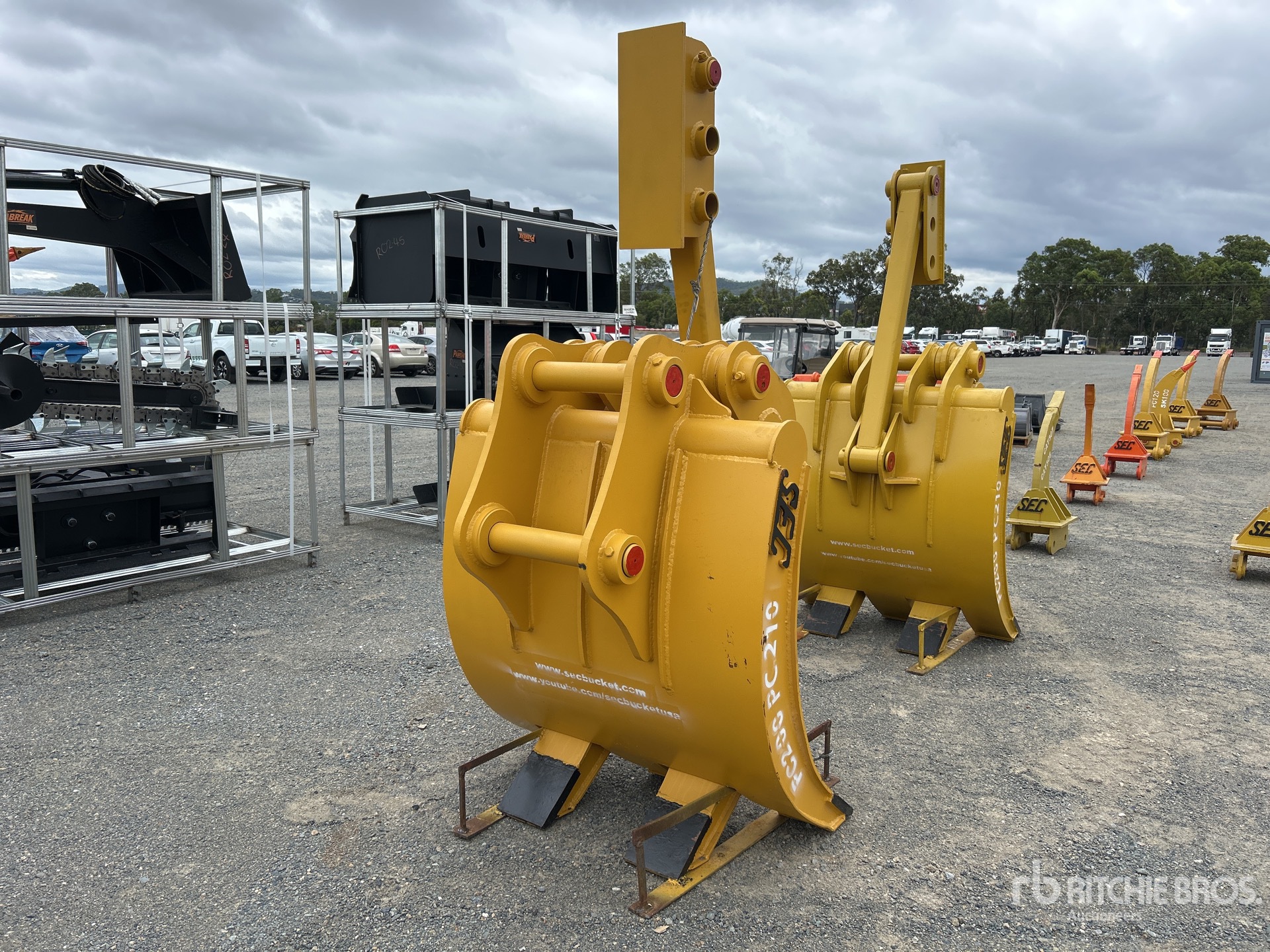 General Appearance with Foto, angolo anteriore sinistro