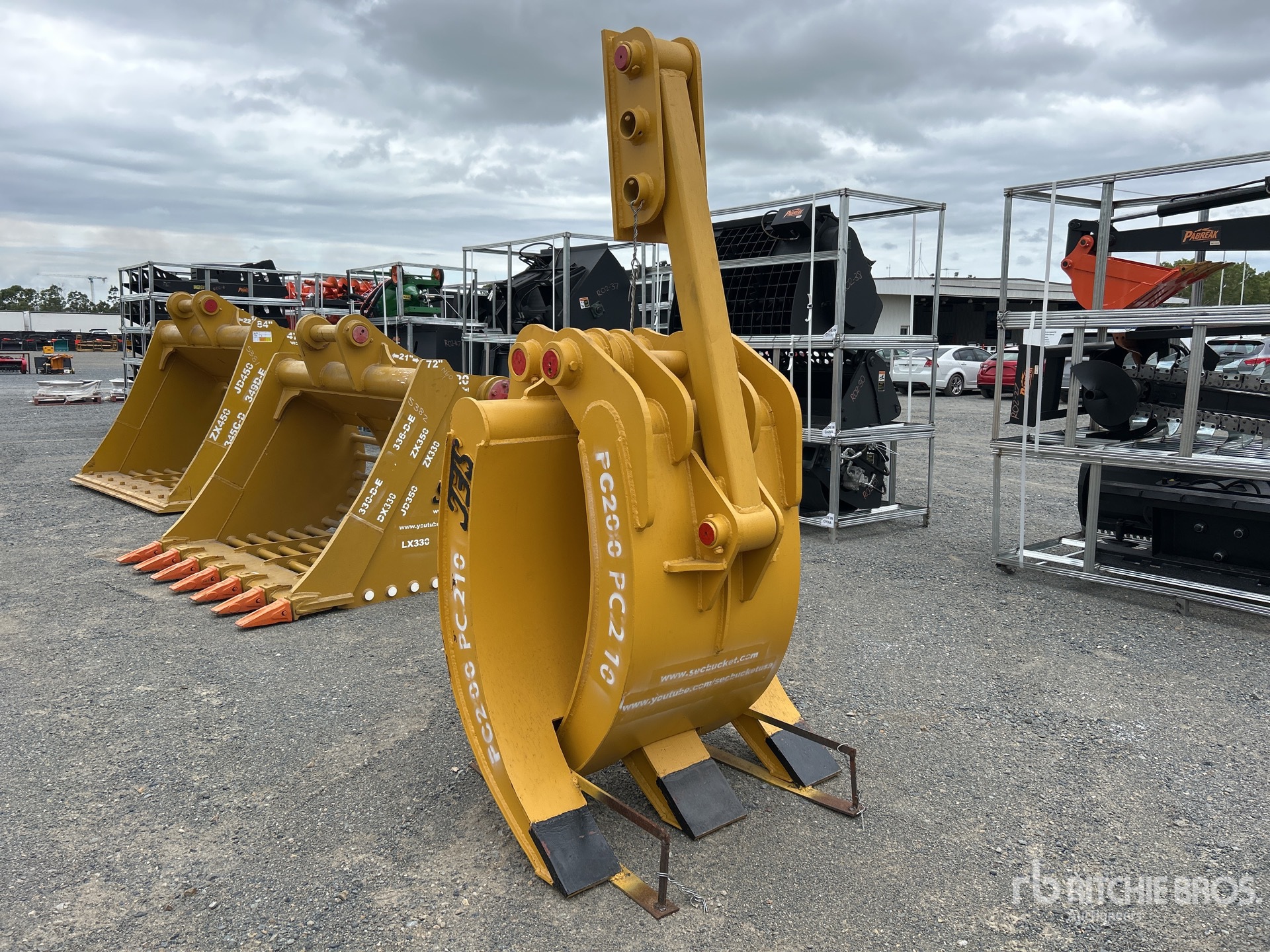 General Appearance with Foto, angolo posteriore sinistro