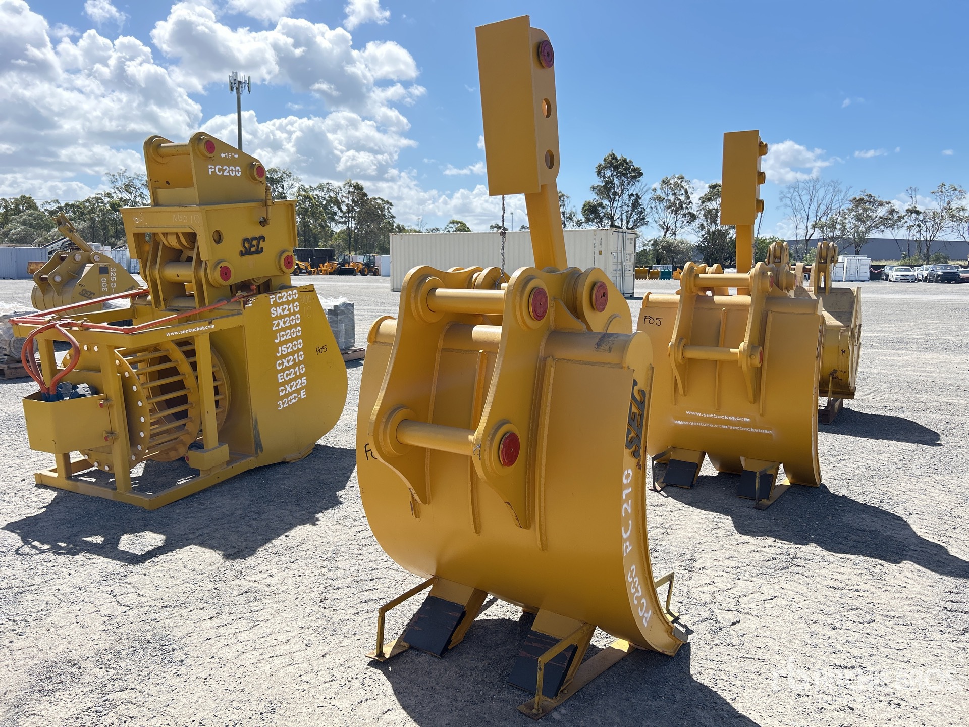 General Appearance with Foto, angolo anteriore sinistro