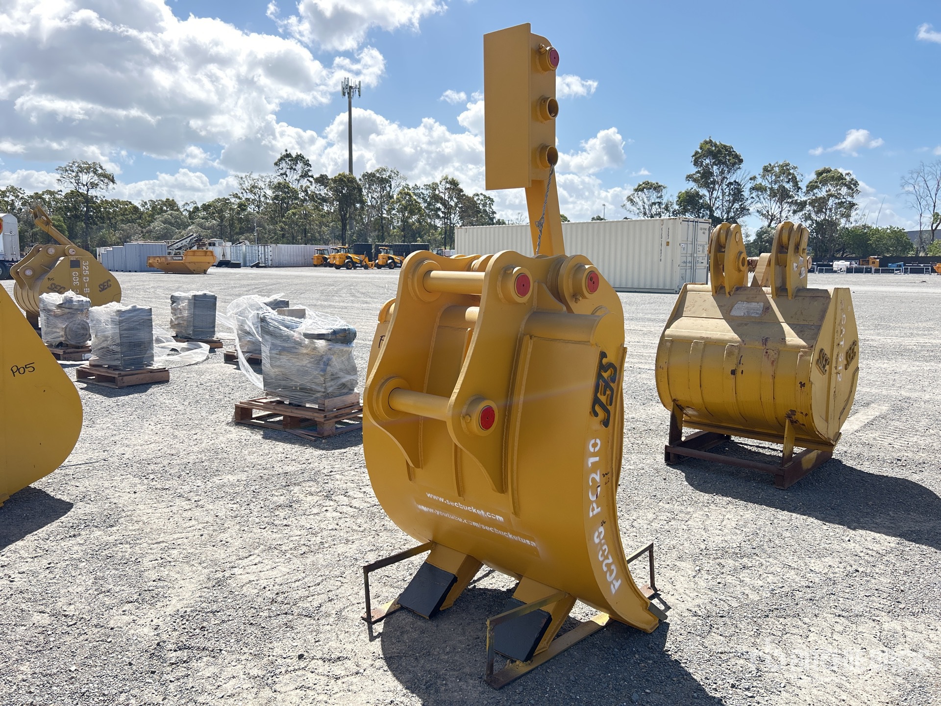 General Appearance with Foto, angolo anteriore sinistro