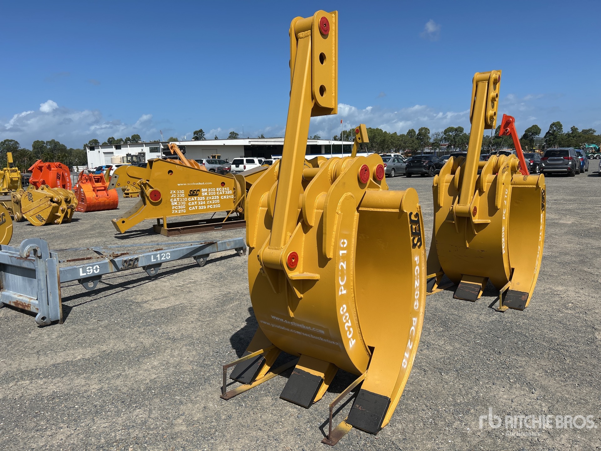 General Appearance with Foto, angolo anteriore sinistro