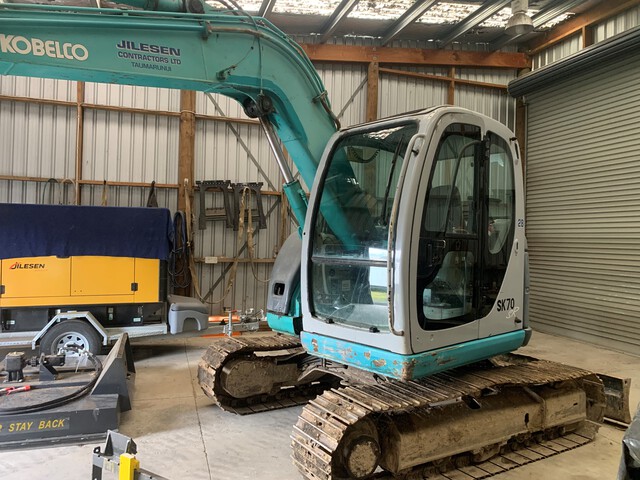 1999 Kobelco SK70SR Tracked Excavator 1999 Kobelco SK70SR Tracked Excavator