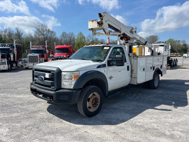2013 Versalift SST40EIH01 400 lb Articulated Boom on 2013 Ford F-550 XL 4x4 Boom Truck