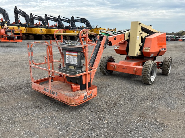 2017 JLG 340AJ 4WD Dual Fuel Articulating Boom Lift
