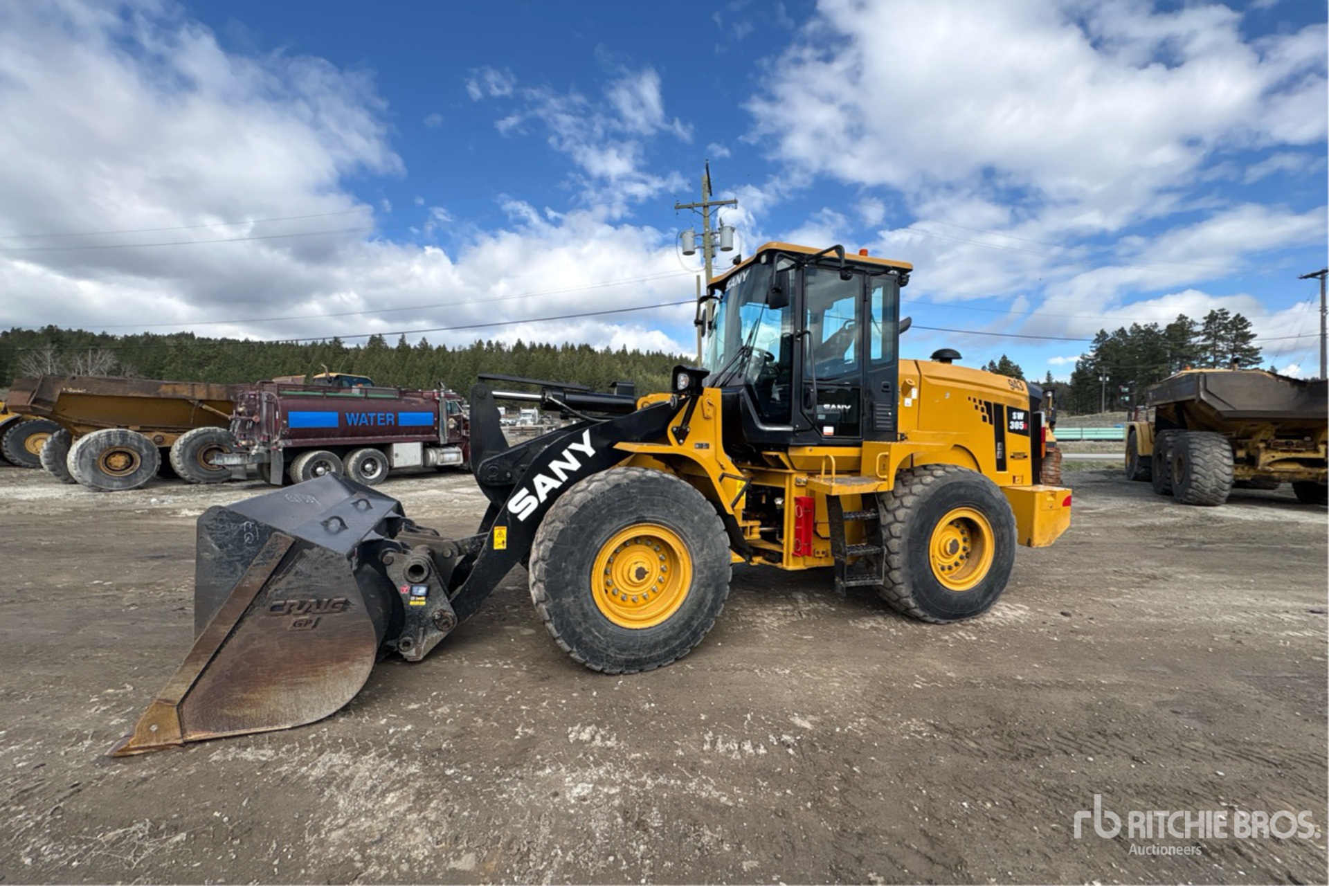 General Appearance with Foto, angolo anteriore sinistro