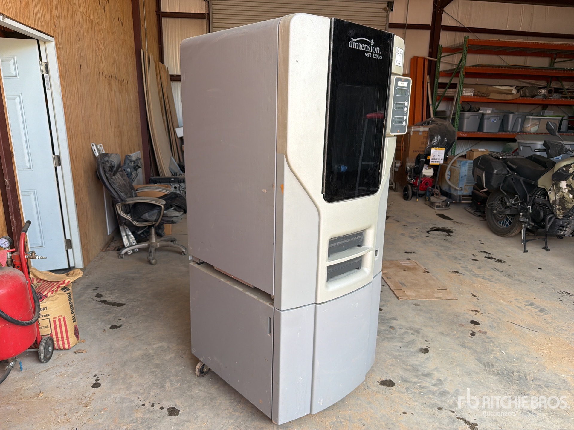 General Appearance with Picture, Right Front Corner