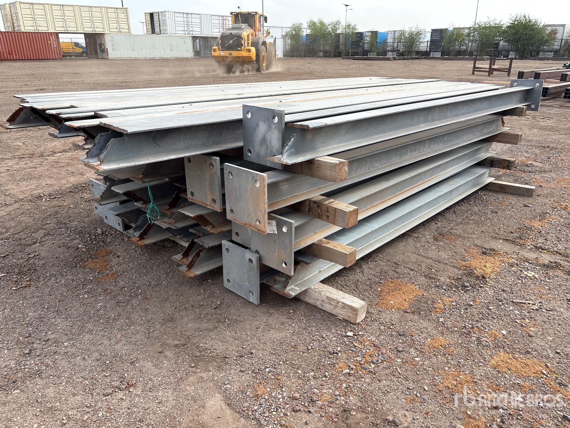 General Appearance with Bild, Ecke hinten links