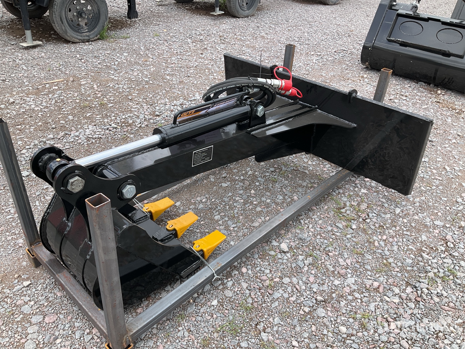 General Appearance with Foto, angolo anteriore sinistro