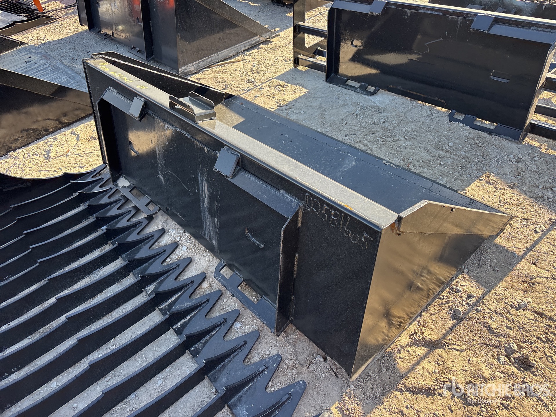 General Appearance with Image, coin arrière droit