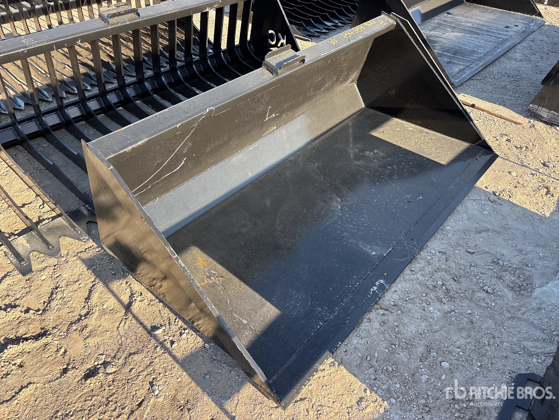 General Appearance with Image, coin avant droit