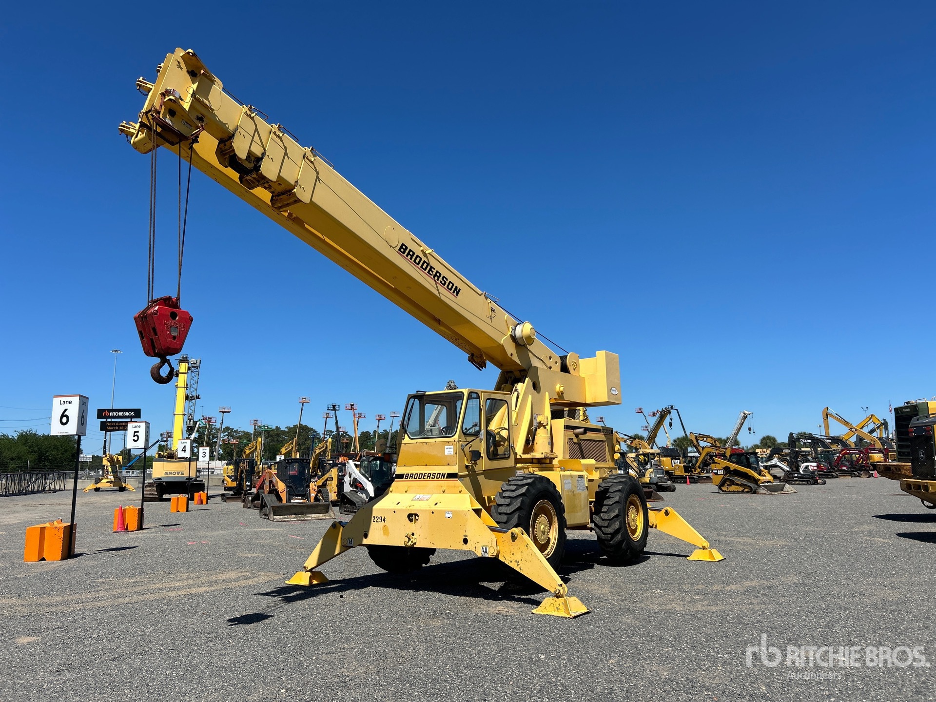 General Appearance with Foto, angolo anteriore sinistro