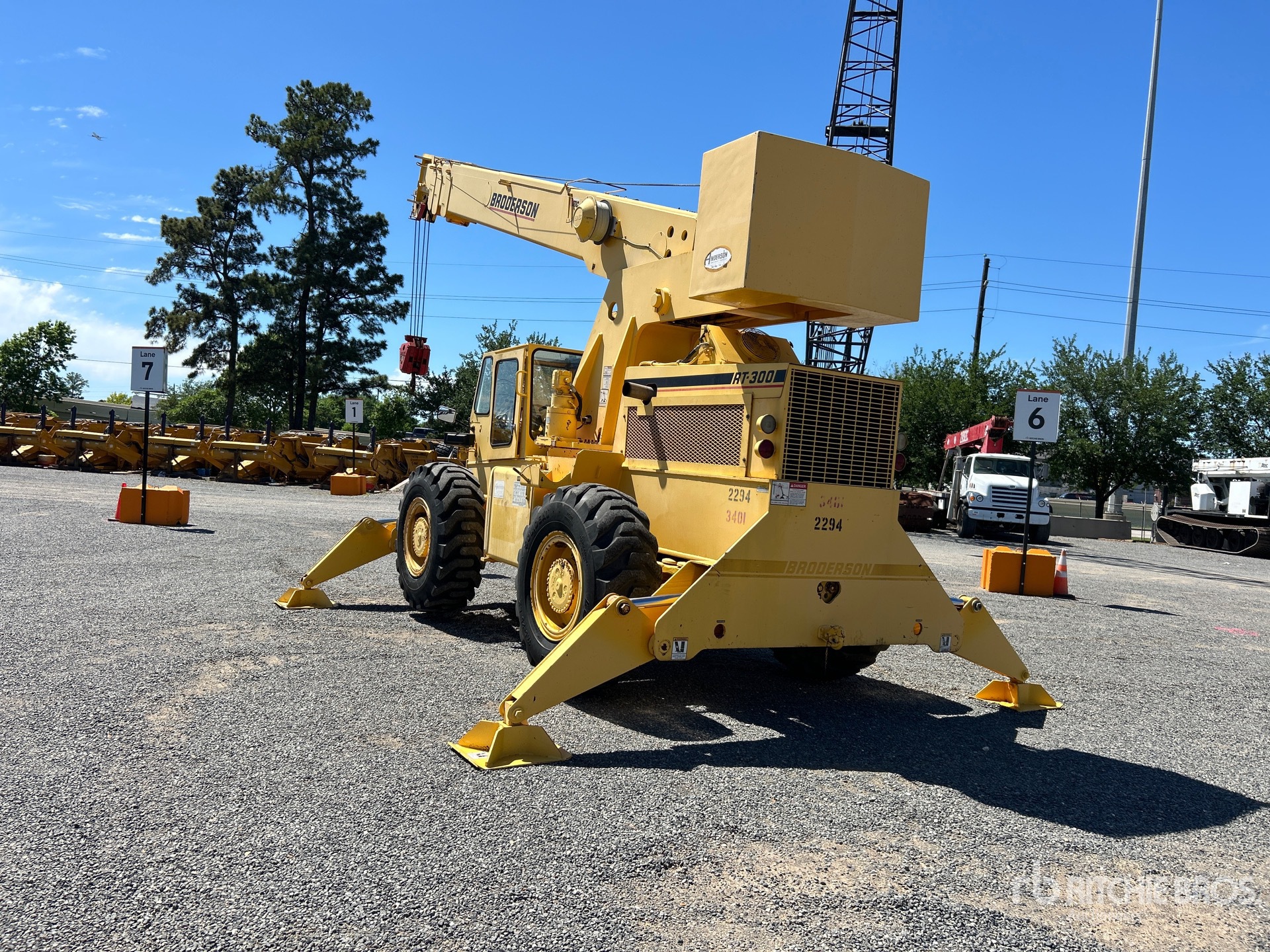 General Appearance with Foto, angolo posteriore sinistro