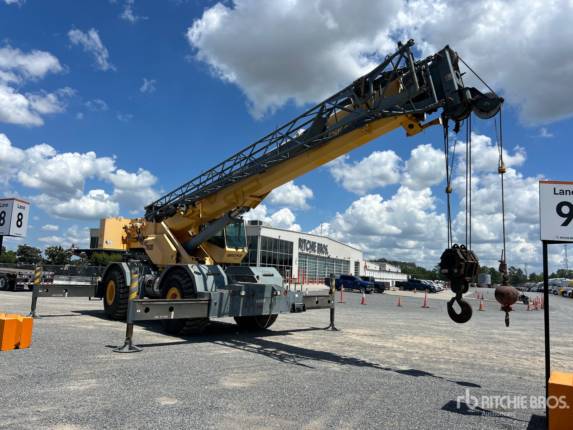 General Appearance with Picture, Right Front Corner