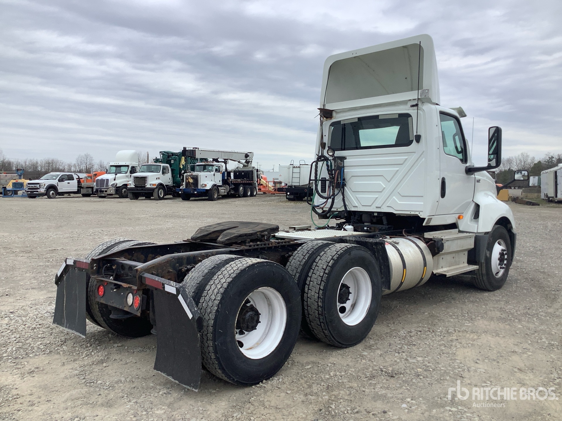 General Appearance with Imagen: esquina trasera derecha