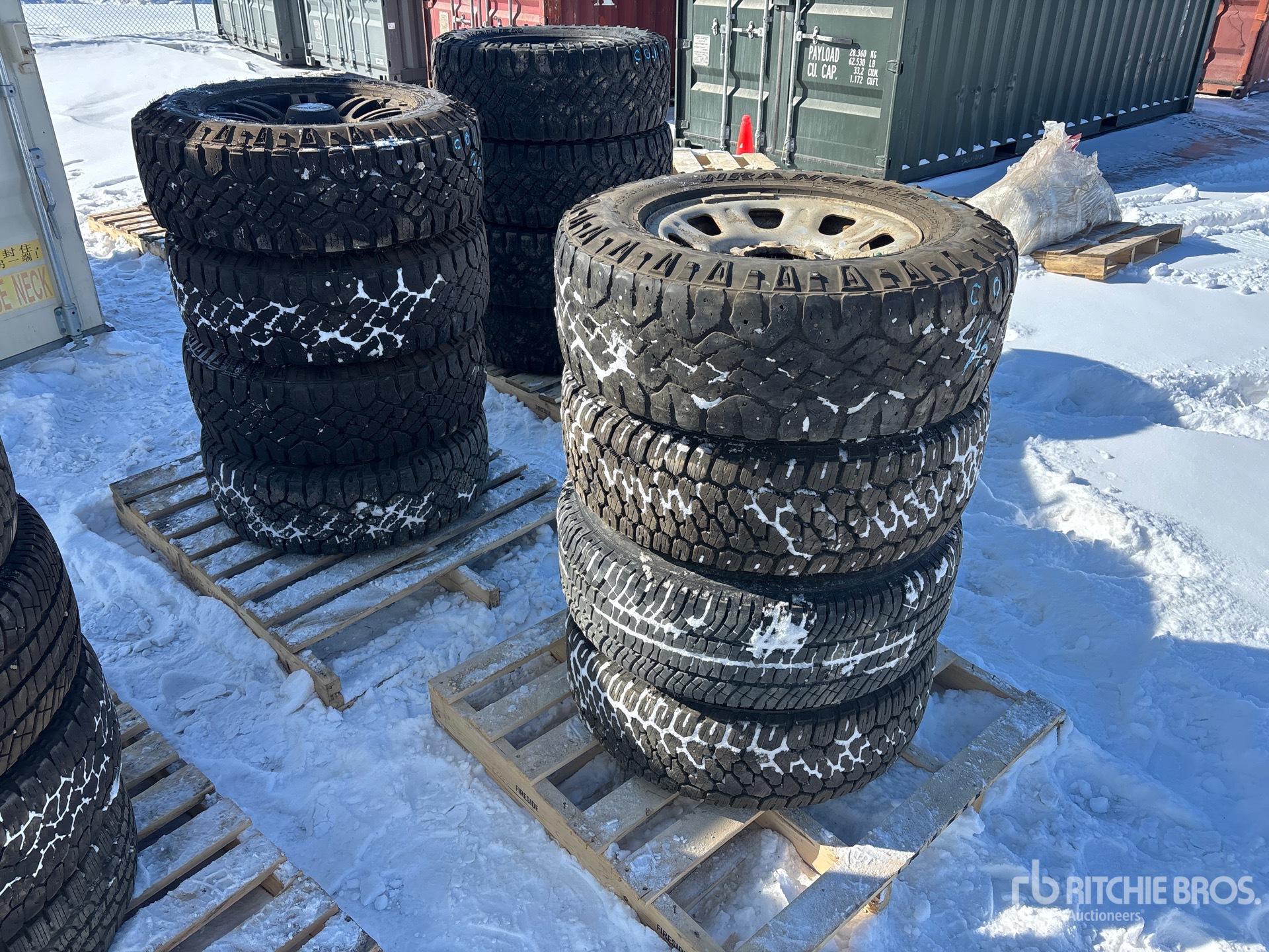 Aspect général with Image, coin avant droit