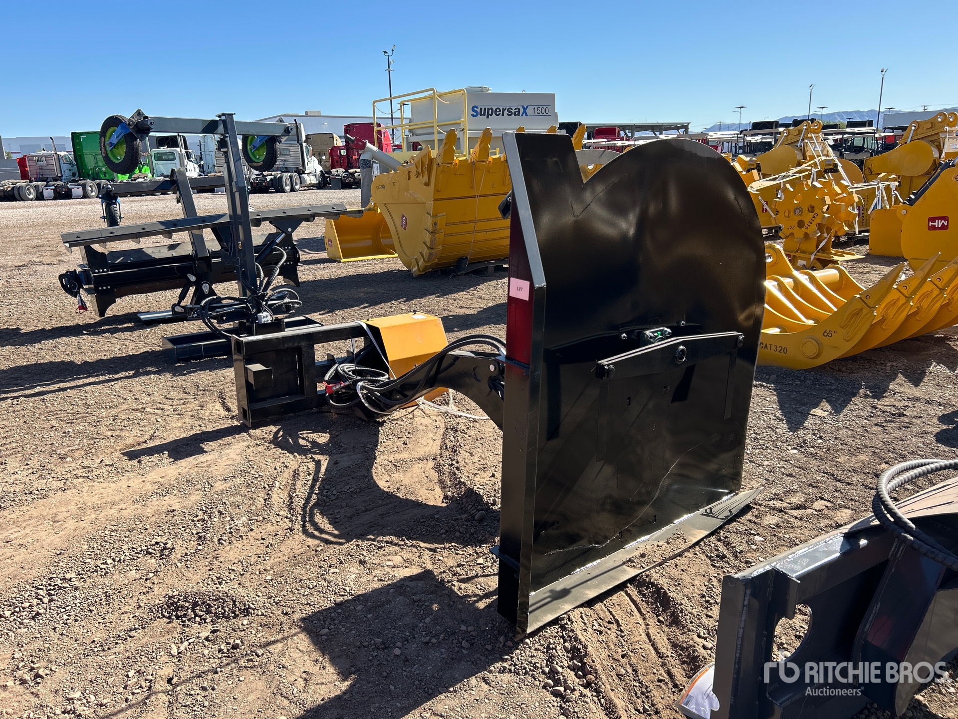 General Appearance with Bild, Ecke vorne links