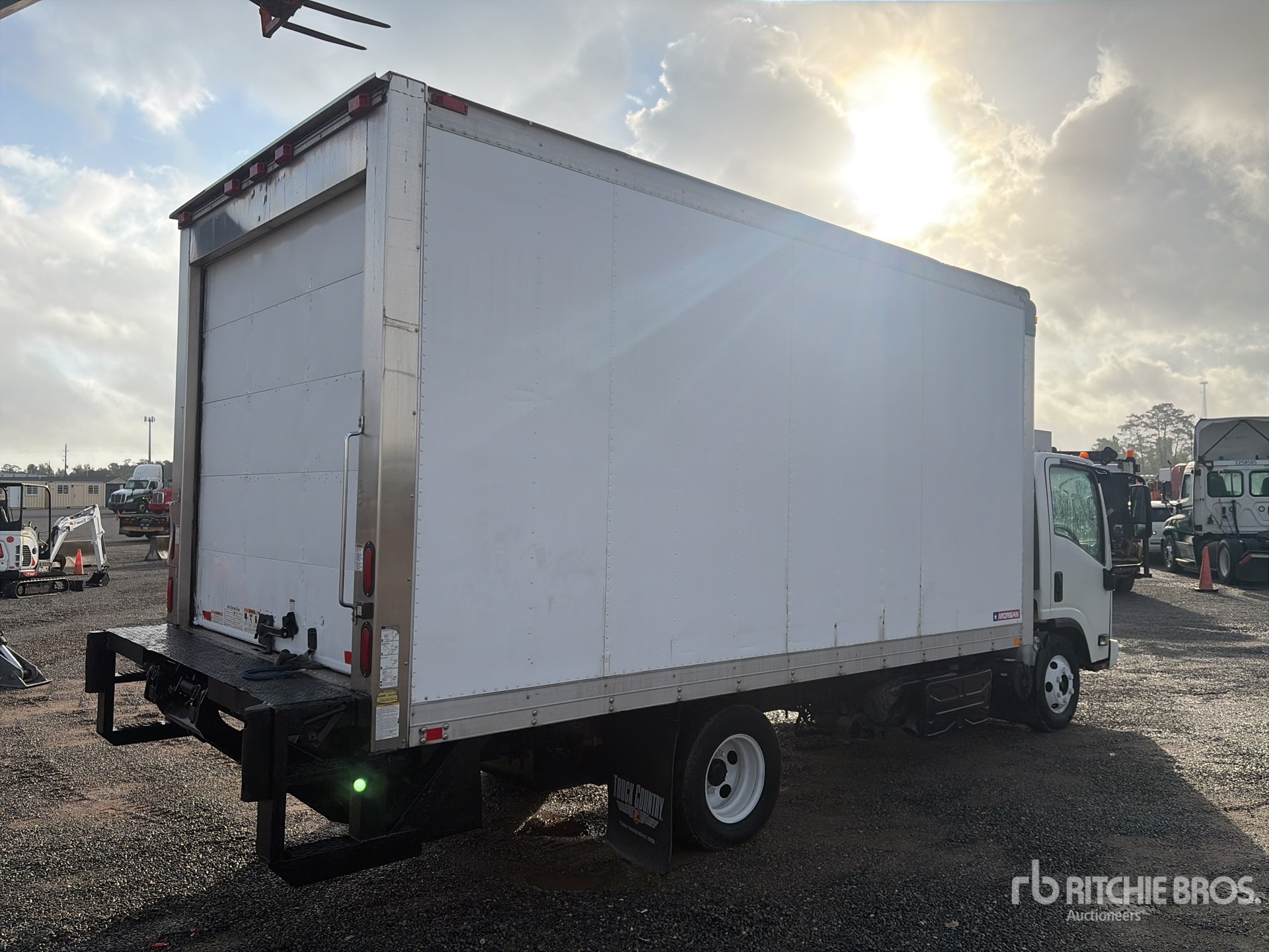 General Appearance with Imagen: esquina trasera derecha