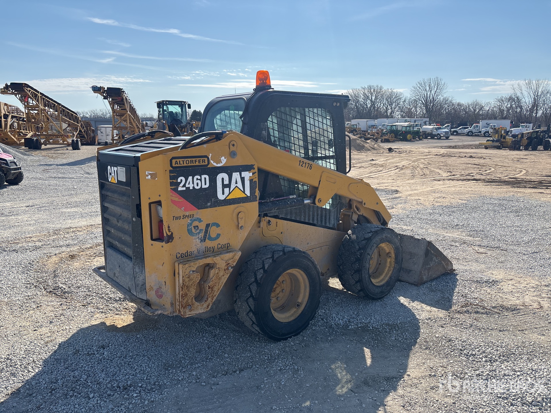 Aspect général with Image, coin arrière droit