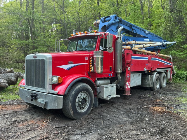 2005 Pumpstar RF433XBPS220 on 2005 Peterbilt 357 6x4 Concrete Pump Truck