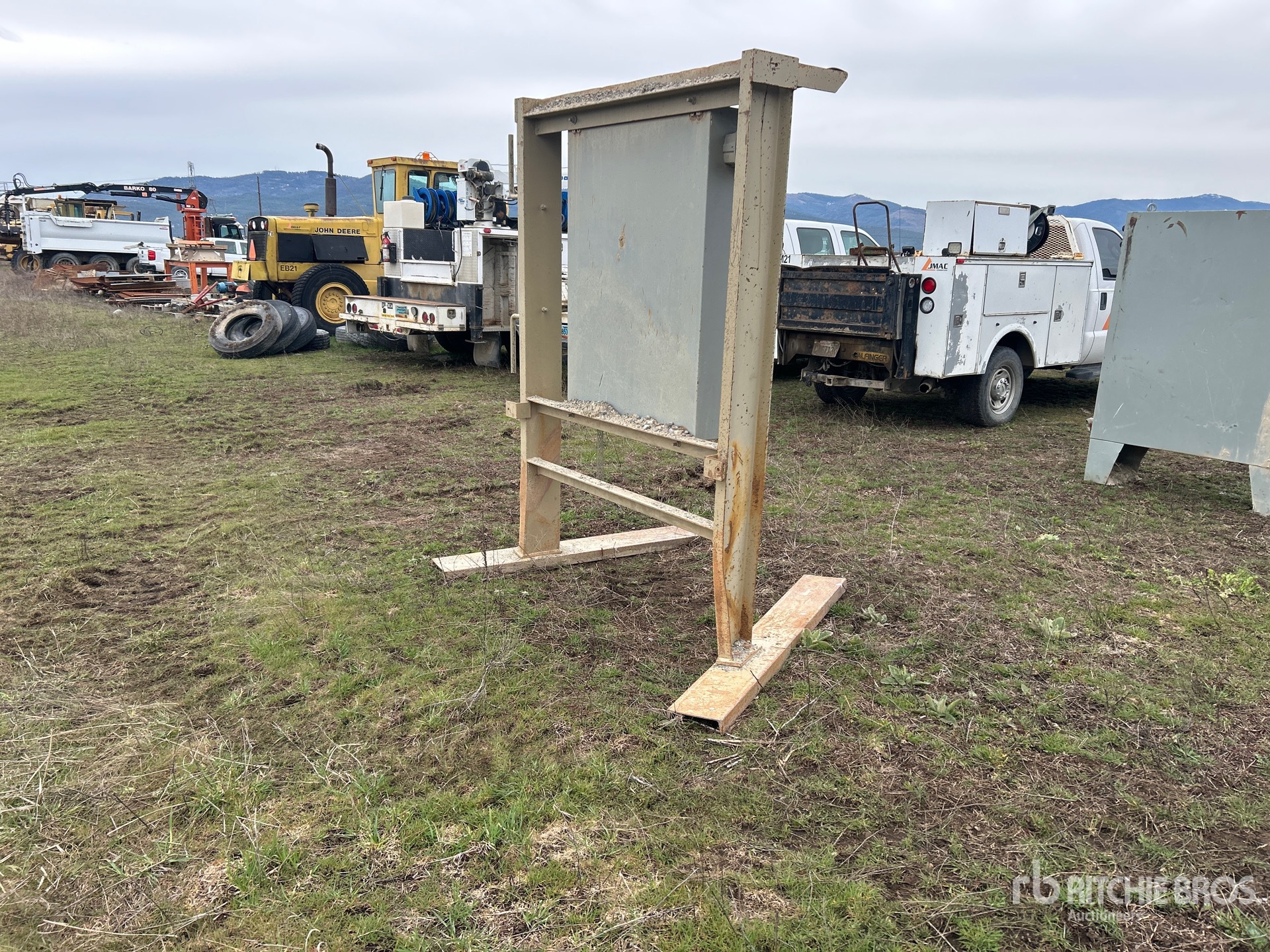 General Appearance with Bild, Ecke hinten rechts